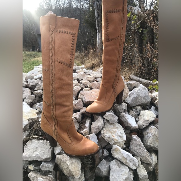 TROYLINI Shoes - Vtg. Genuine pure  leather long boots by: TROYLINI size: 6 Made in Brazil.